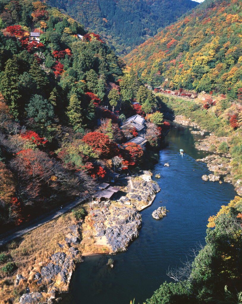 Exploring the Beauty of Hozukyo Gorge: Japans Hidden Gem Savoring the Local Cuisine: Dining Options near Hozukyo Gorge